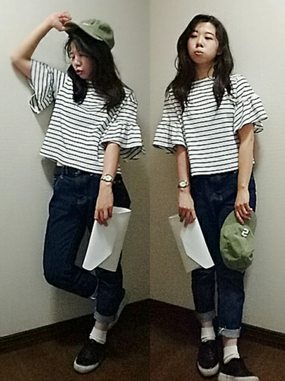 ホワイト系のTシャツ/カットソー、ブルー系のデニムパンツ、ブラック系のスニーカーを着用したレディースの夏コーディネートの1枚目の写真