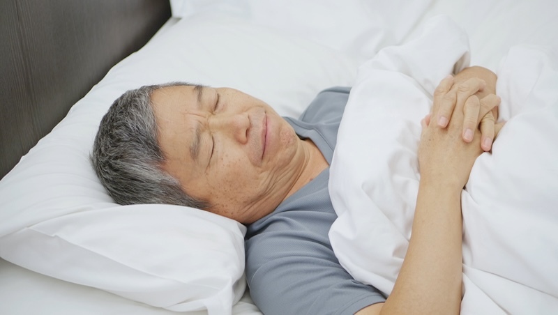 睡前腦袋停不了思考⋯日本睡眠教練3招紓緩思緒