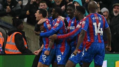 Daniel Munoz celebrates his late equaliser against Newcastle with his Crystal Palace team-mates