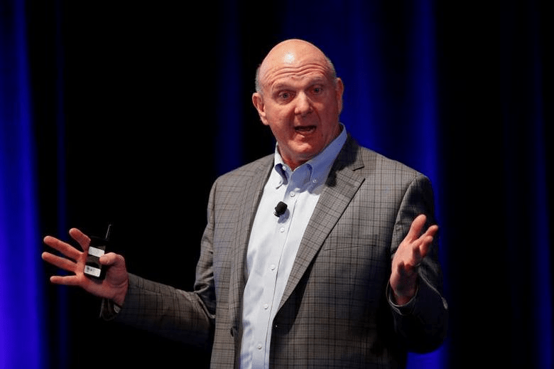 富豪排行榜中名列第7位是美國商人Steve Ballmer。2000年1月至2014年2月擔任微軟公司執行長，是現任美國職業籃球聯賽洛杉磯快艇隊的擁有者。路透圖