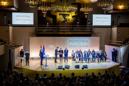 Un momento del acto institucional del 'Día de Recuerdo y Homenaje a todas las víctimas del golpe militar, la Guerra y la Dictadura' este martes en el Auditorio Nacional en Madrid.