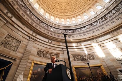 Donald Trump da un discurso tras su toma de protesta en la Rotonda del Capitolio de Estados Unidos, este lunes en Washington, D.C.