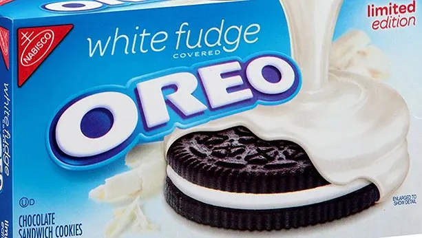 White fudge Oreo cookie box from 1990