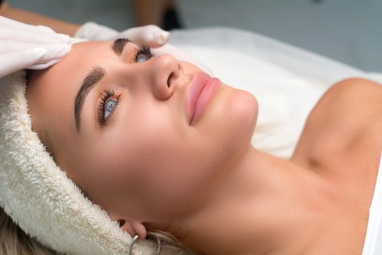 Foto de Cejas y pestañas para Nádia Benevides Studio