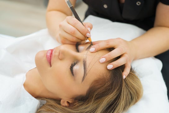 Foto de Cejas y pestañas para Diva's Blink for Lashes & Face