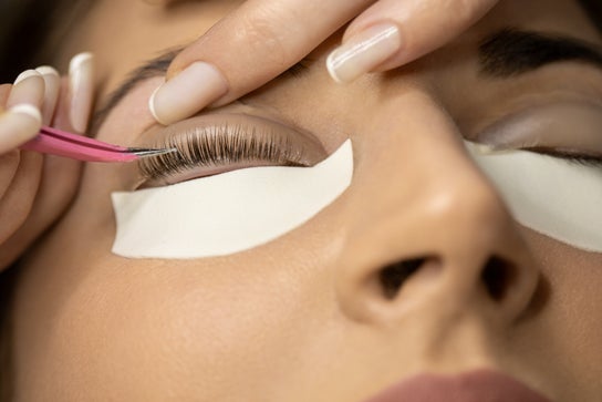 Foto de Cejas y pestañas para Studio das Sobrancelhas