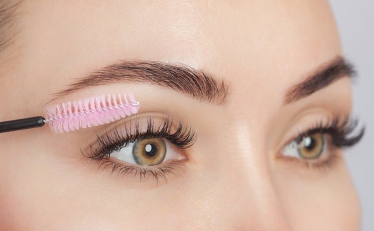 Foto de Cejas y pestañas para The Eyebrow Threading Studio