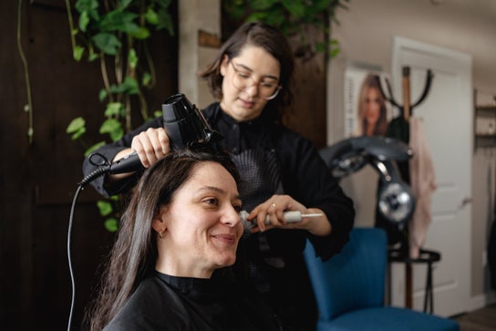 Hair Salon image for Cabeleireira, maquiadora, alongamento de cílios jhennifer Diniz Cabelo&Maquiagem