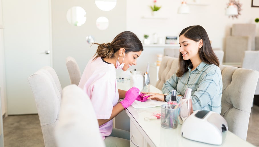 Glamorous Nails & Beauty