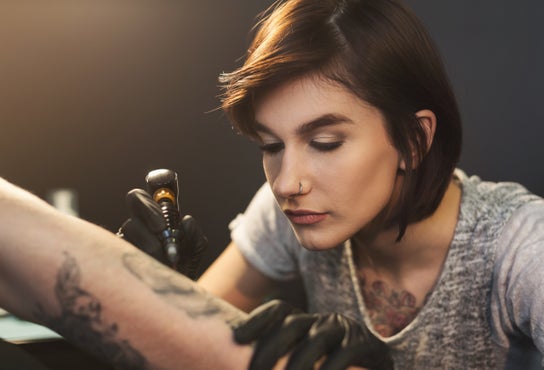 Tattoo shop-bild för Yhara tattoo e piercing