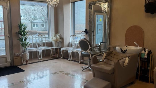 The salon Tillicoultry