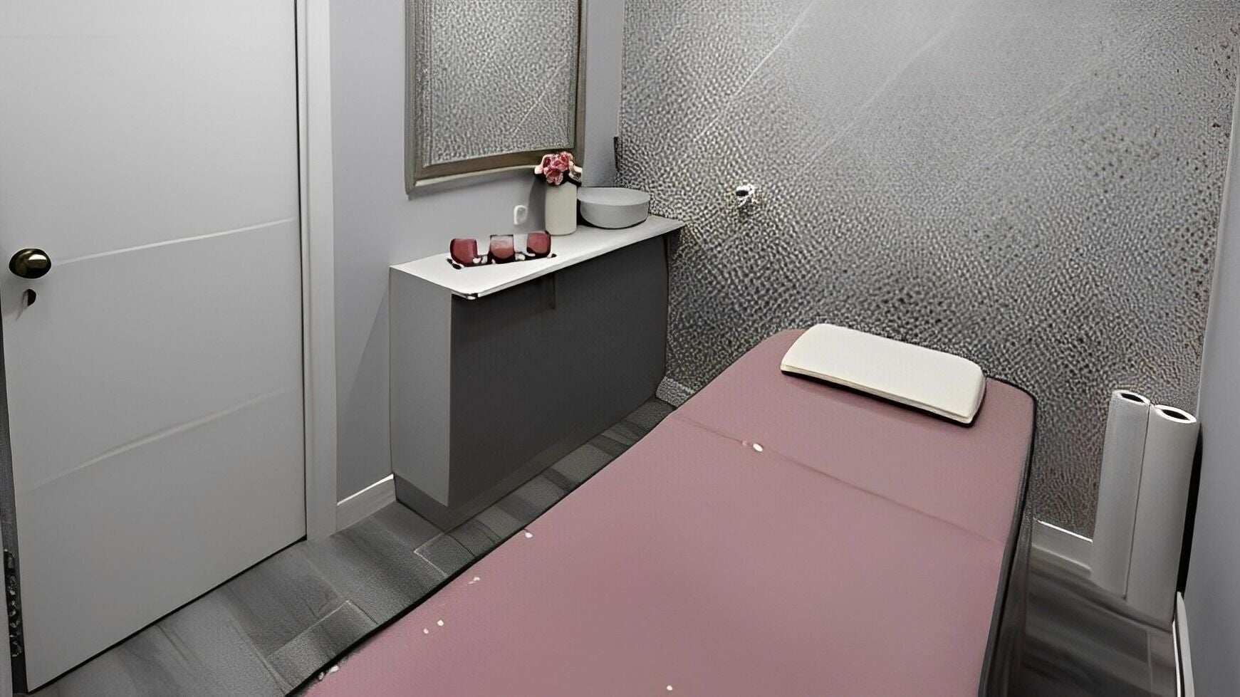 Sala de relaxamento em Lyra by Lu, Agualva-cacém, Lisboa, PT, com decoração sofisticada e mesa de massagem.