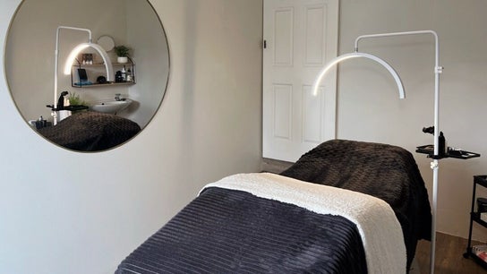 The Lash Lounge