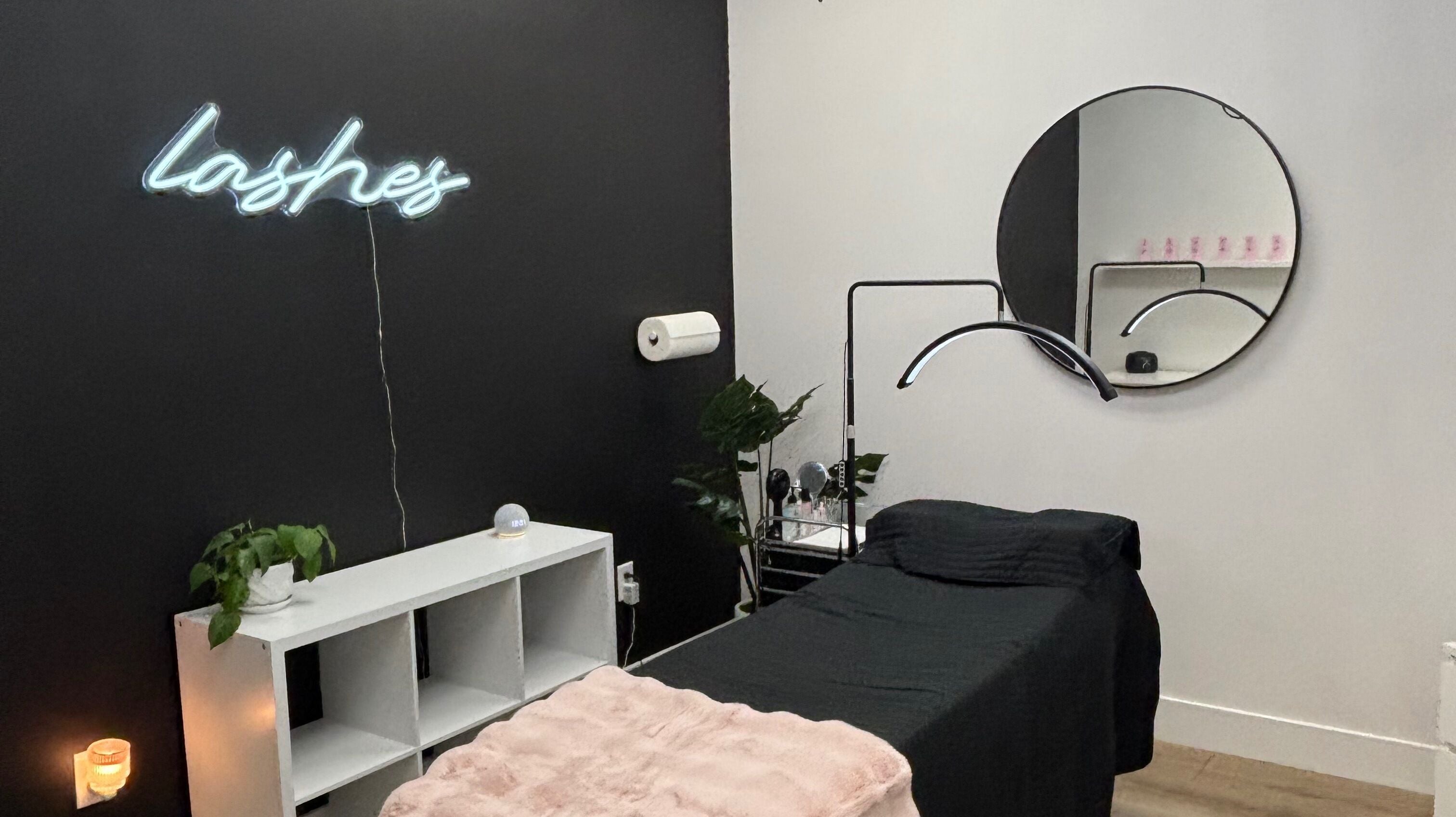 Serene lash room at K. Lash ✨ in Rocklin, California, US, featuring a cozy bed and chic decor.