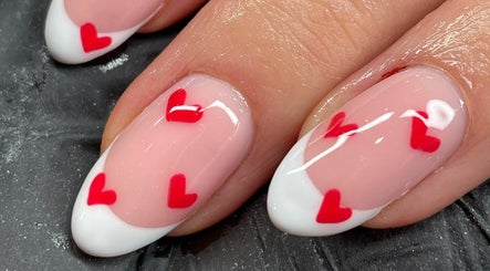 Immagine 3, Ninety Eight Nails