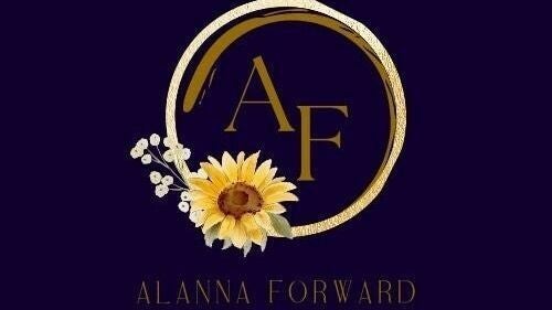 Alanna Forward Nails