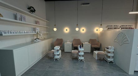 Linen Salon | صالون زهرة الكتان image 2