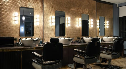 Avanzato Grooming Lounge