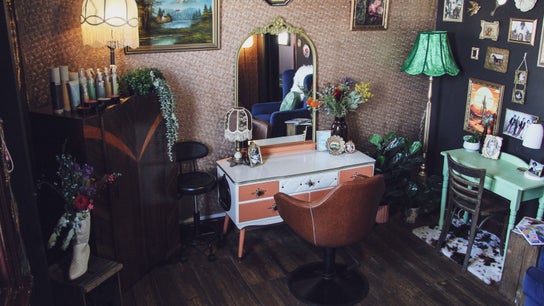 Oh Darlin' Hair Studio