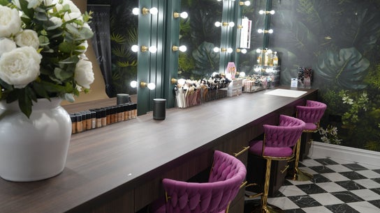 ANA KAY PRO | MAKEUP ACADEMY