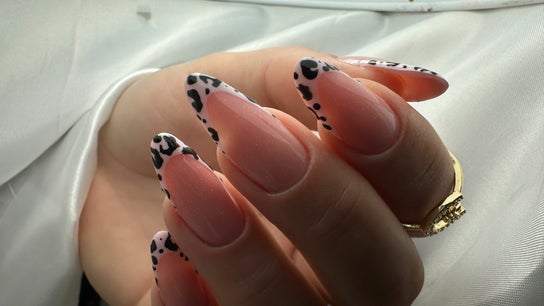 Alina Clinci - Nail Artist