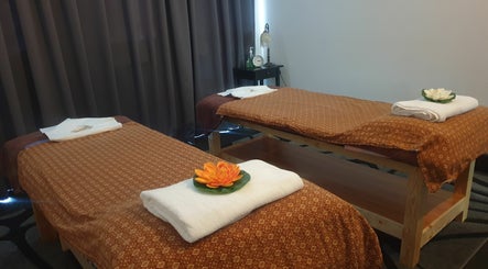 Gold Leaf Thai Massage billede 2