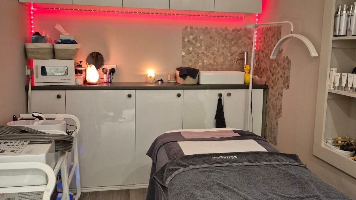 Tranquil spa room at Nikolett Vegh - The Skin Therapist at eNVybeauty, Pinner, England, GB, featuring a cozy treatment setup.