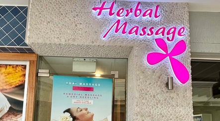 Herbal Massage (Surfers Paradise Gold Coast)