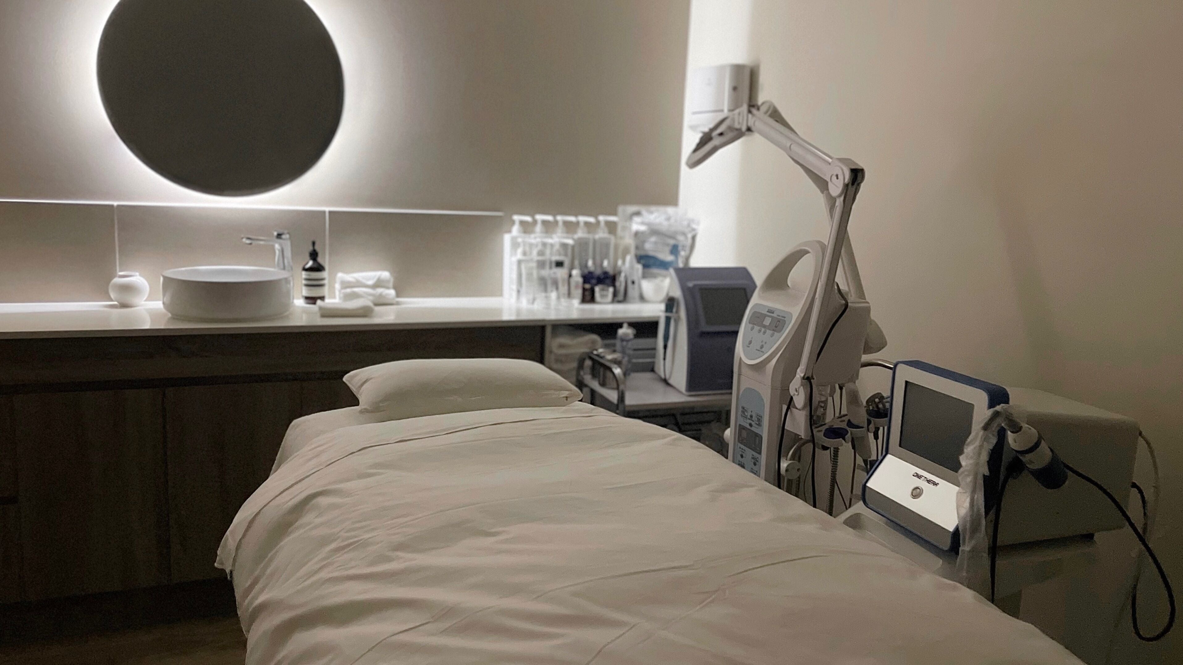 Serene treatment room at La med Skin, Melbourne, Victoria, AU, featuring modern skincare equipment.