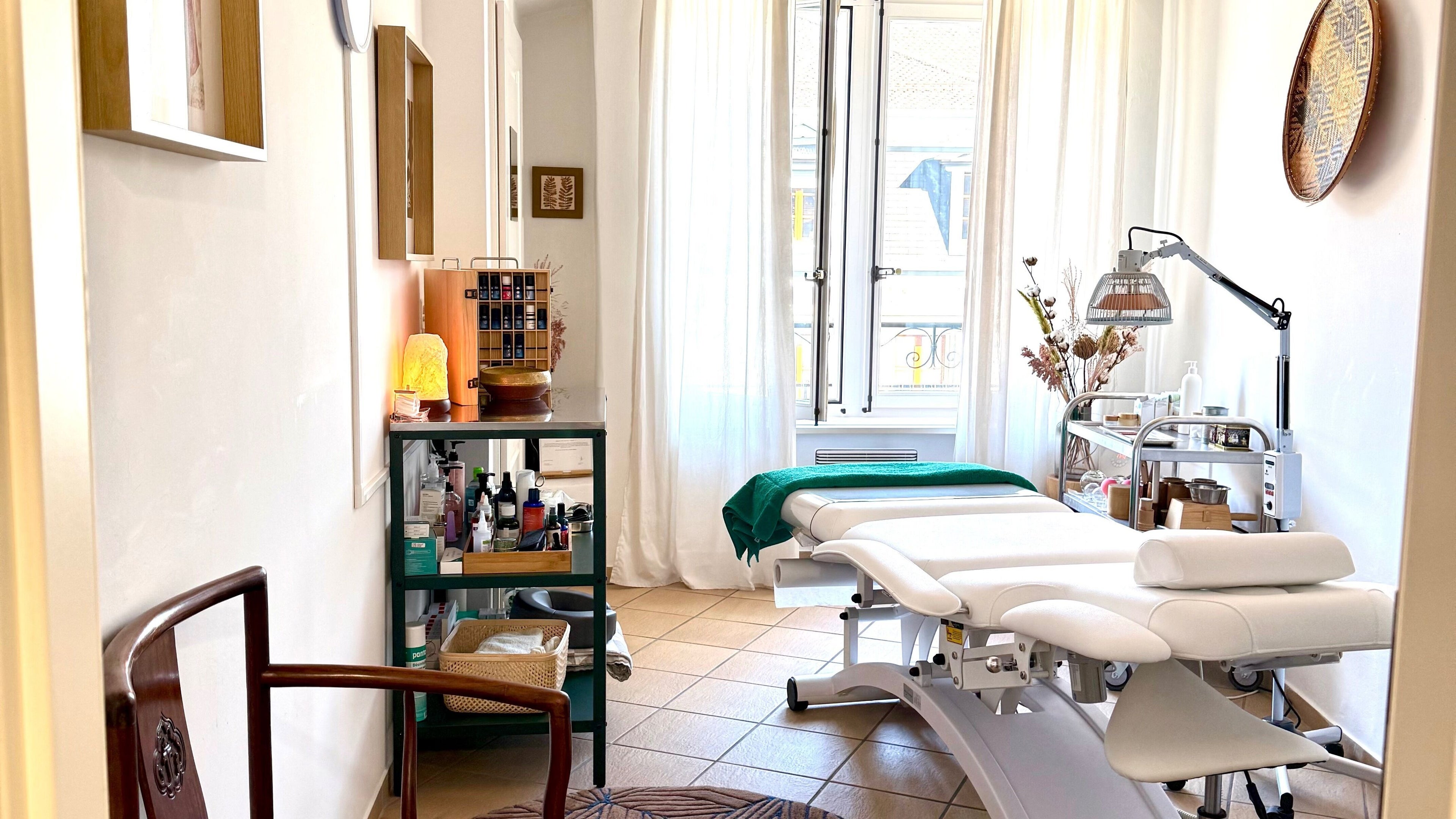 Salle de soins à Acupuncture & Médecine chinoise à Morges • MTC Eglantine au centre ICHIGO ICHIE, Morges, Vaud, CH.