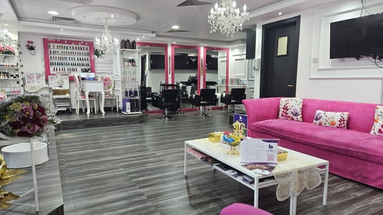 Alora Beauty Center