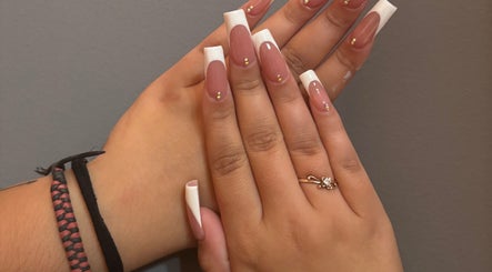 Elegant Nails By Nefeli