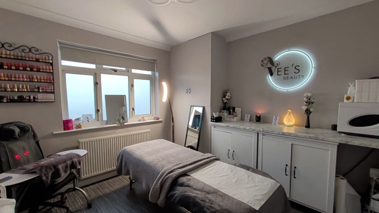 Cozy treatment room at Vee’s Beauty ltd in Harrow, England, GB with soothing decor and welcoming ambiance.