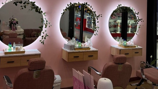 Lux Eyebrows & Lashes