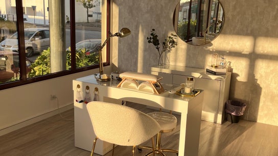 B.EE Beauty & Wellness
