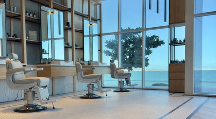 Image de Akin Barber & shop AbuDhabi by the creek 3