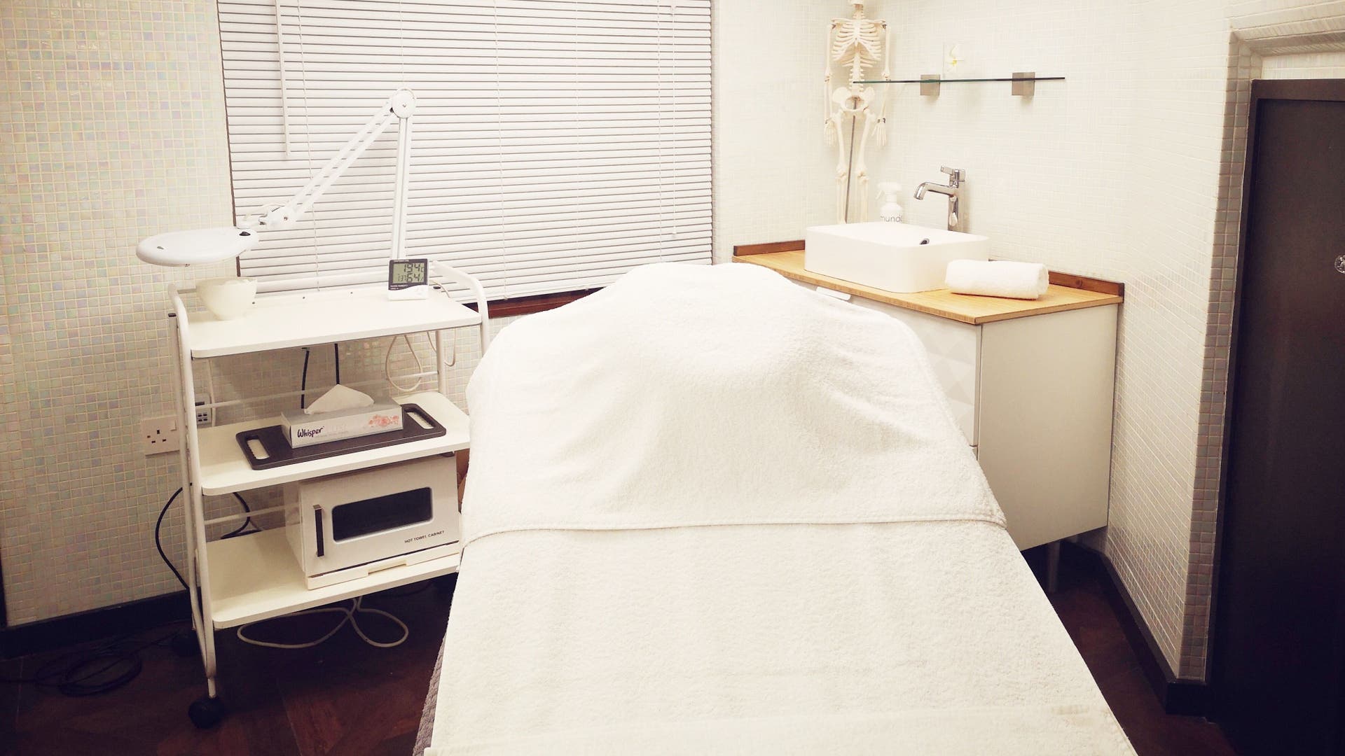 Cozy treatment room at Crystal Palace Clinic - Beauty & Massage with Leslyn in London, England, GB.