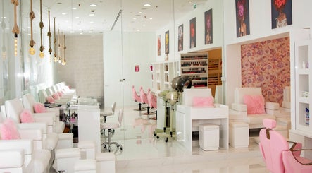 Mrs Cutting Edge Ladies Salon - Ibn Battuta Mall