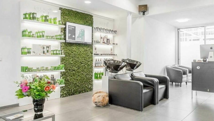 Imagen 1 de Le Beau Village Hairstudio