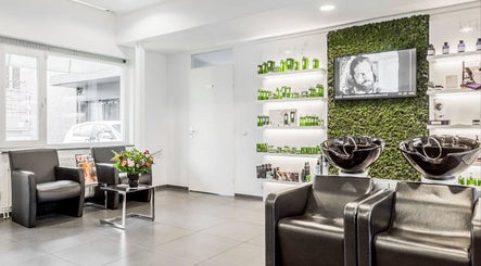 Imagen 2 de Le Beau Village Hairstudio