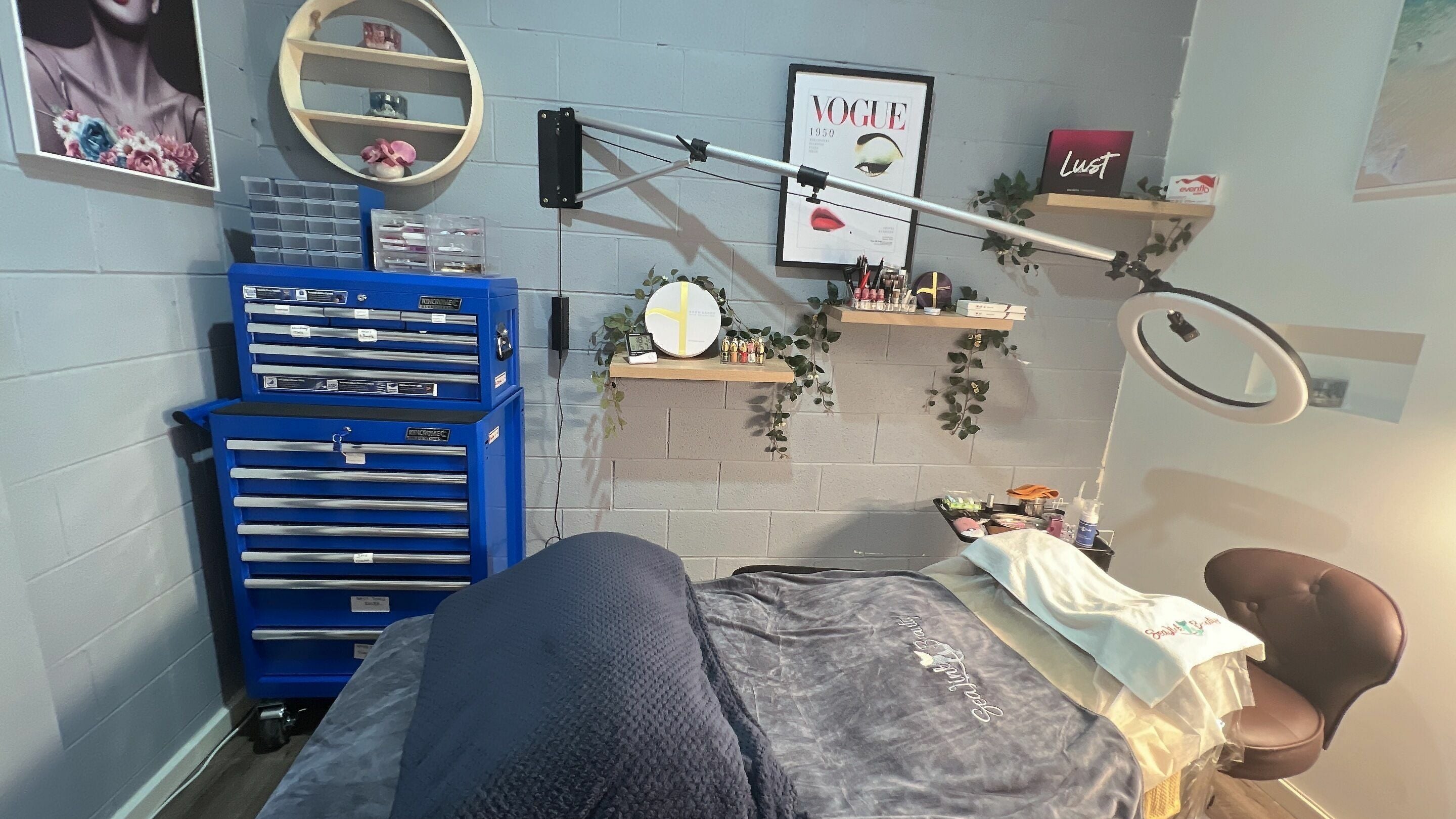 Beauty room at Sea Link Beauty Seaford, Melbourne, Victoria, AU with ring light and makeup station.
