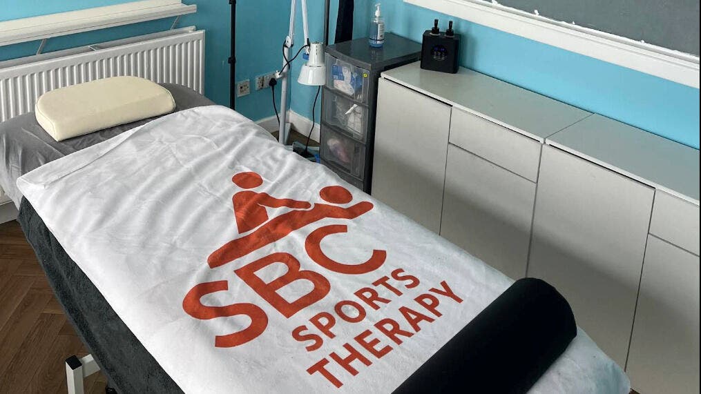 Therapy bed in SBC Sports Therapy, Rutherglen, Scotland, GB, offering comfort and professional wellness services.