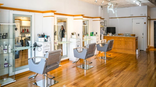 DaVinci Hair Studio