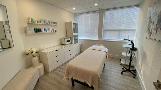 FAYNA Holistic Skin Studio