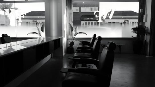 Whistle & Flute Barber Studio