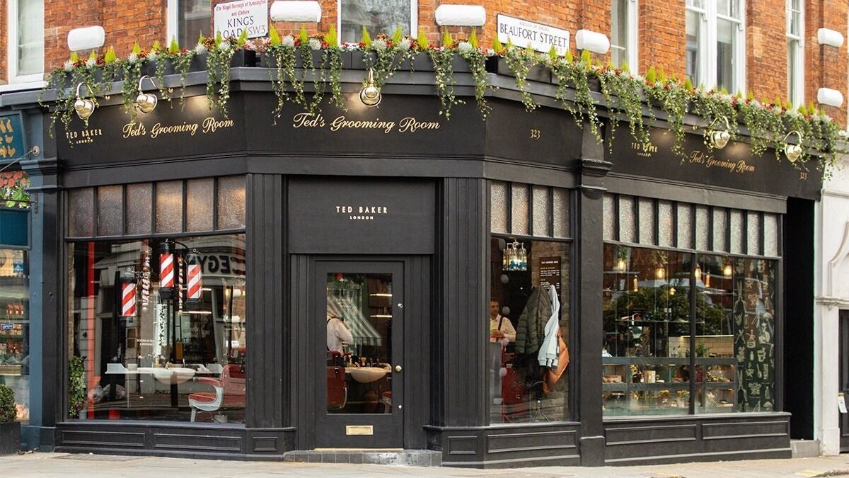 Chelsea - 323 King's Road, Ted's Grooming Room exterior view in London, England, GB