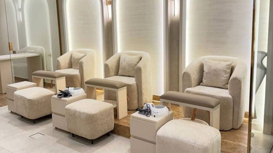 OASIS BEAUTY HOUSE