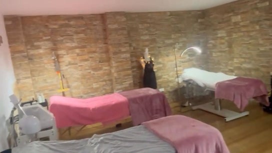 Doll House Salon
