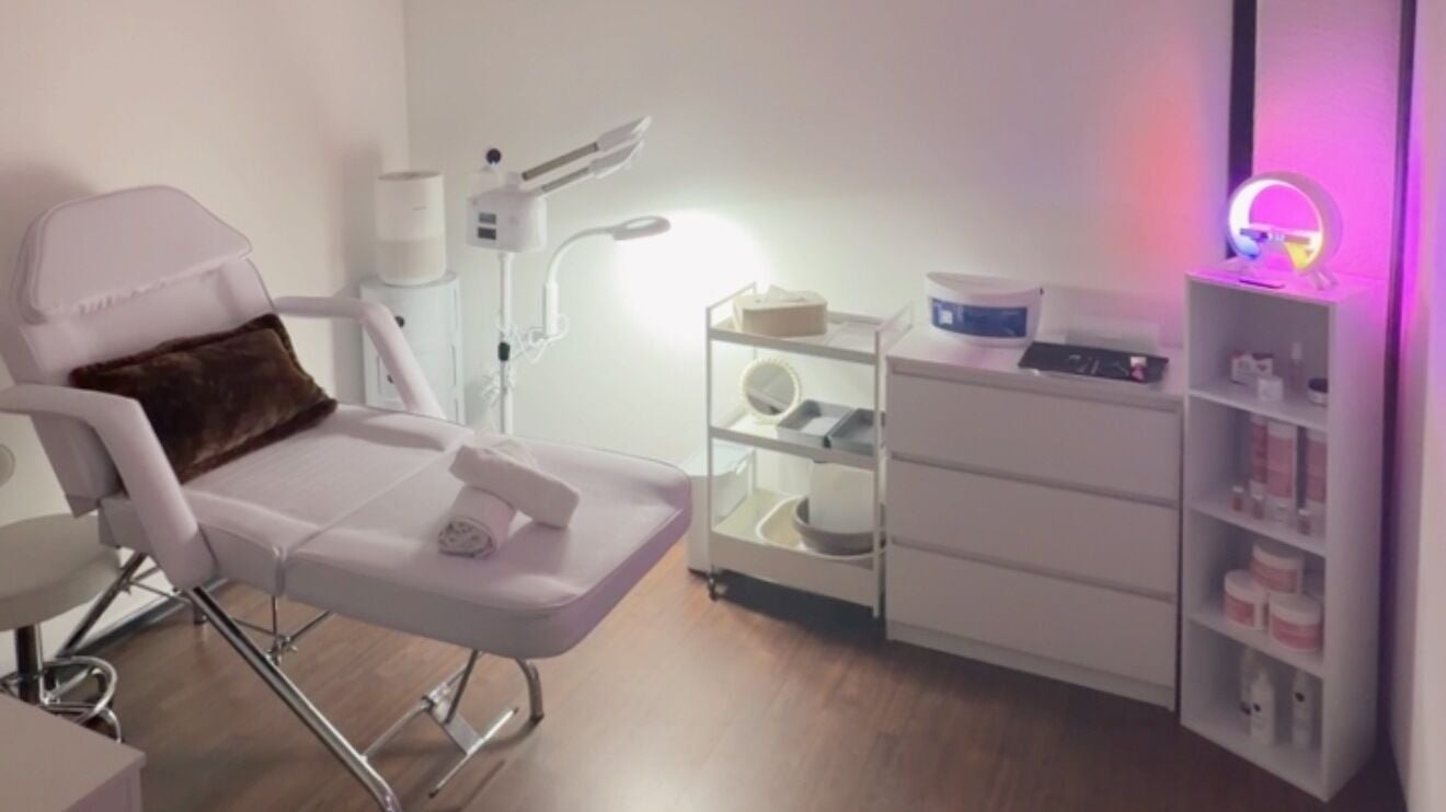 Un espace de soin moderne et relaxant chez Resiliencia Estudio, Prilly, Vaud, CH.