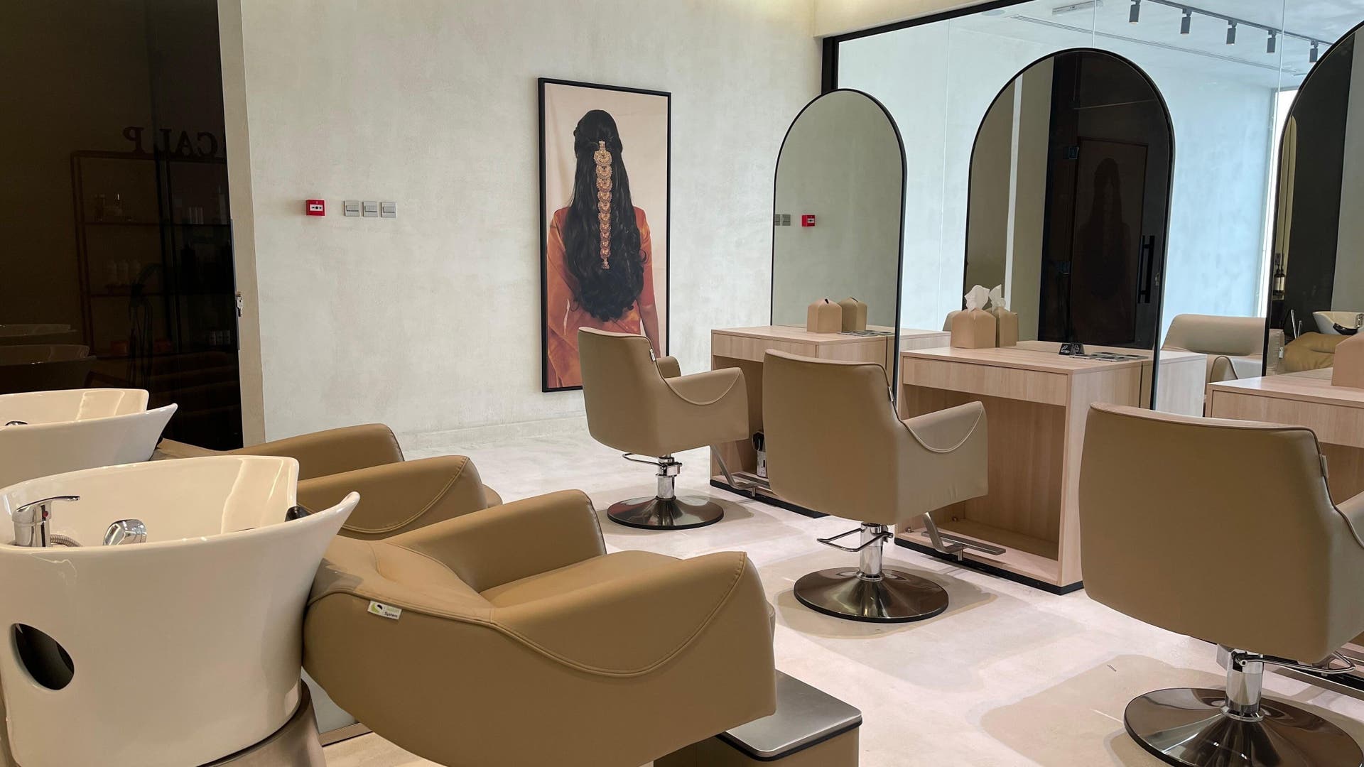 Chic salon interior with mirrors and chairs at Kashma Beauty Salon, Riyadh, Riyadh Province, SA.